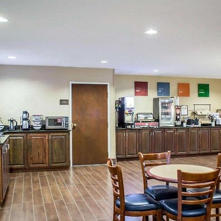 Comfort Inn Clinton Bagian luar foto