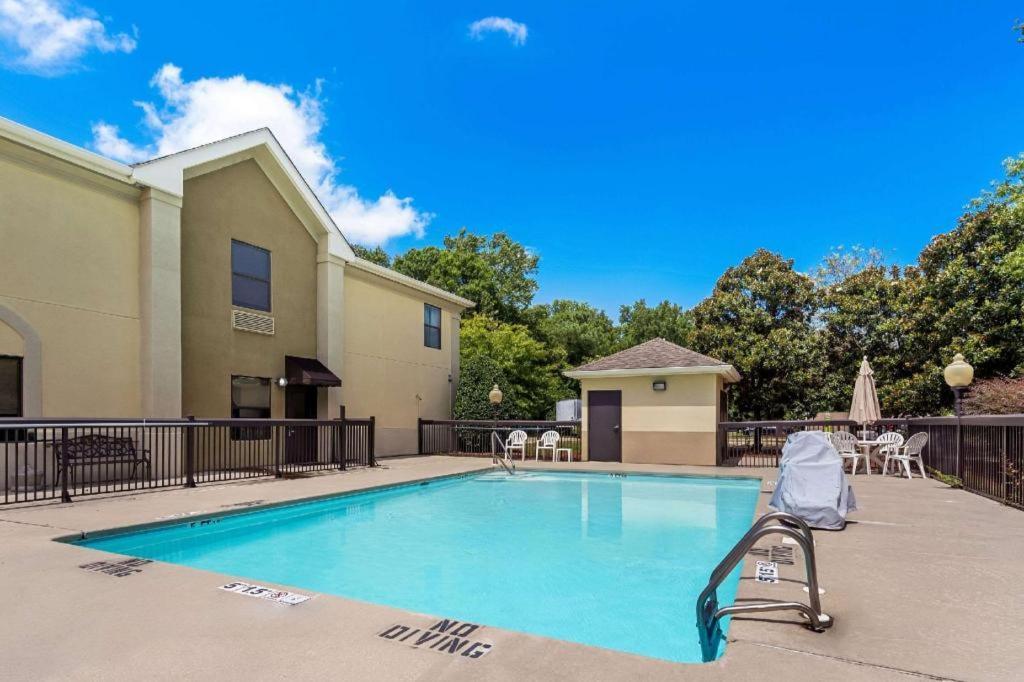Comfort Inn Clinton Bagian luar foto
