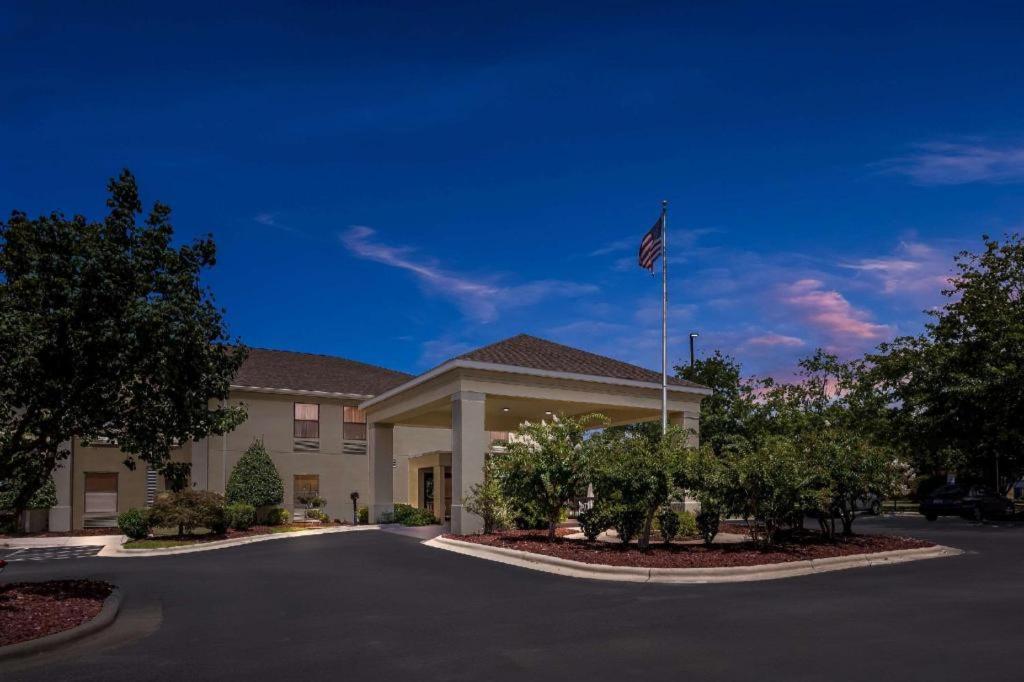 Comfort Inn Clinton Bagian luar foto
