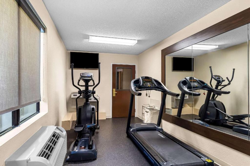 Comfort Inn Clinton Bagian luar foto