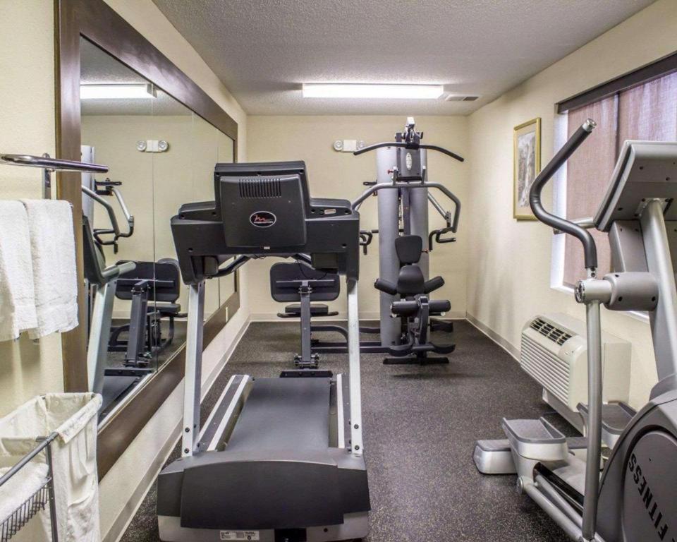 Comfort Inn Clinton Bagian luar foto