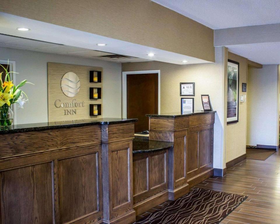 Comfort Inn Clinton Bagian luar foto