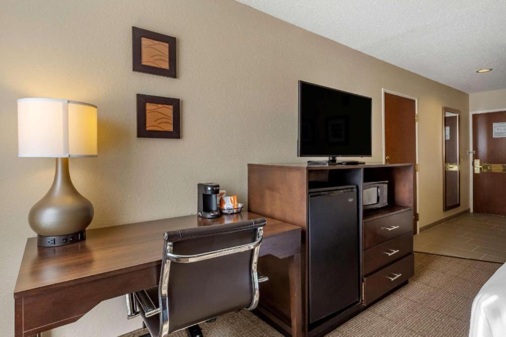 Comfort Inn Clinton Bagian luar foto
