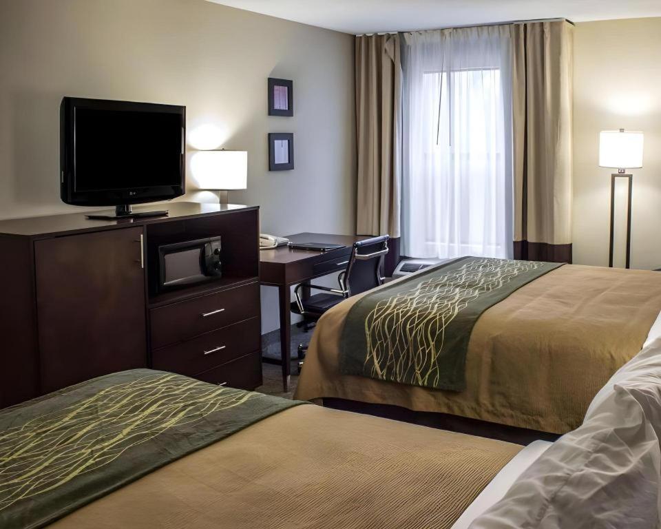 Comfort Inn Clinton Bagian luar foto