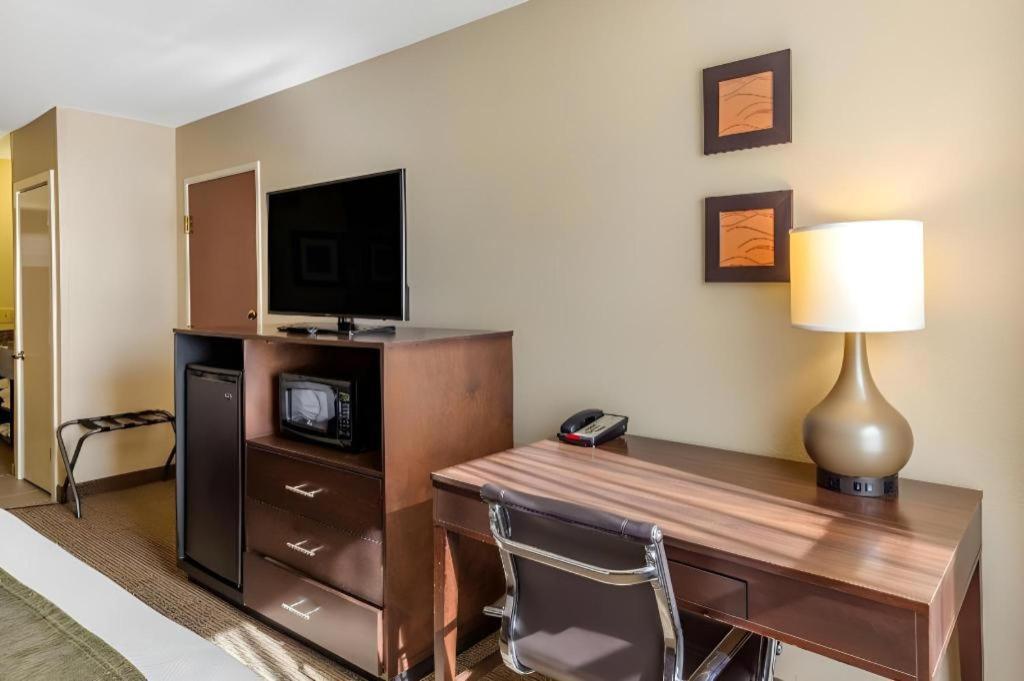 Comfort Inn Clinton Bagian luar foto