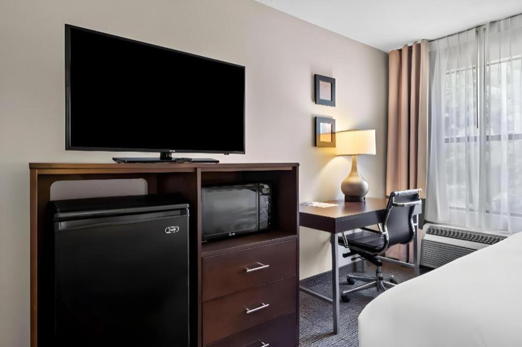 Comfort Inn Clinton Bagian luar foto