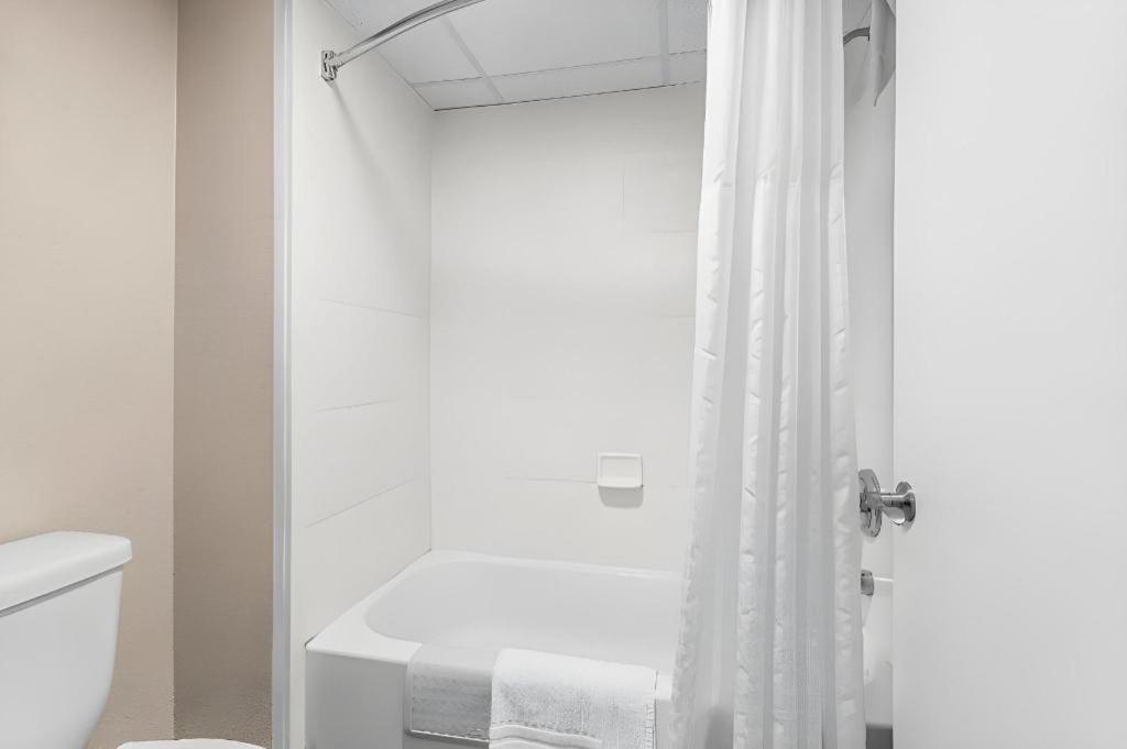 Comfort Inn Clinton Bagian luar foto
