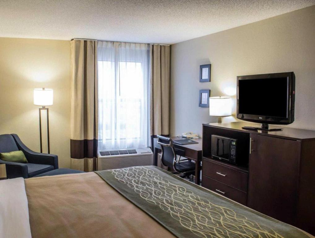 Comfort Inn Clinton Bagian luar foto