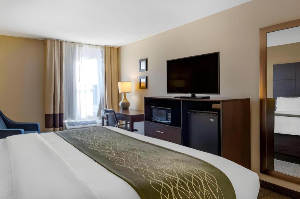 Comfort Inn Clinton Bagian luar foto