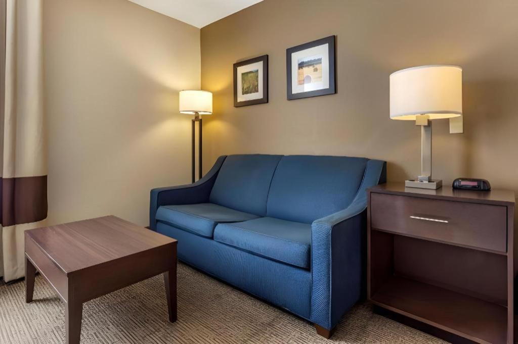 Comfort Inn Clinton Bagian luar foto