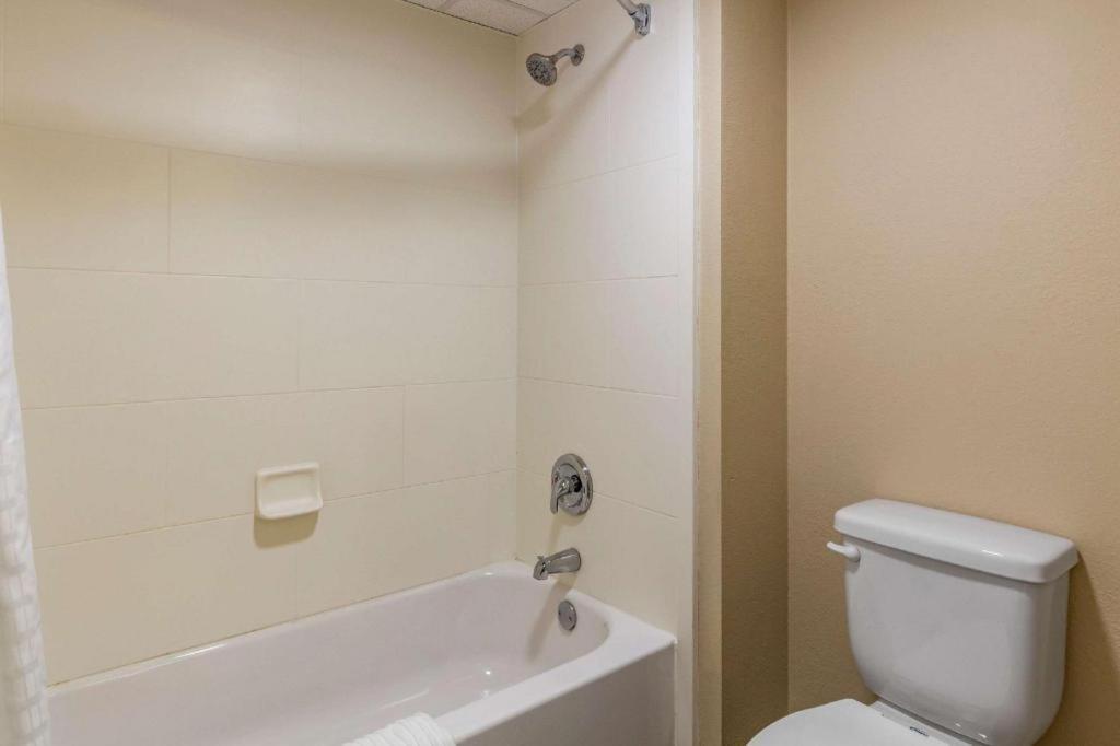 Comfort Inn Clinton Bagian luar foto