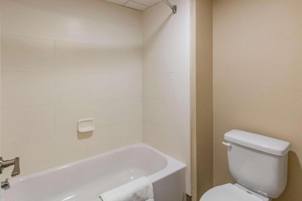 Comfort Inn Clinton Bagian luar foto