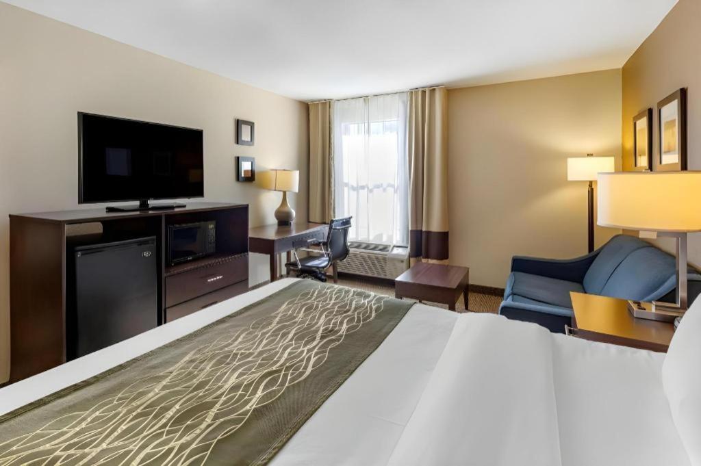 Comfort Inn Clinton Bagian luar foto