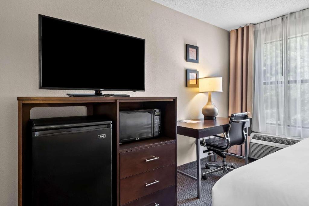 Comfort Inn Clinton Bagian luar foto