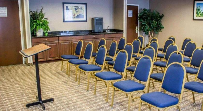 Comfort Inn Clinton Bagian luar foto