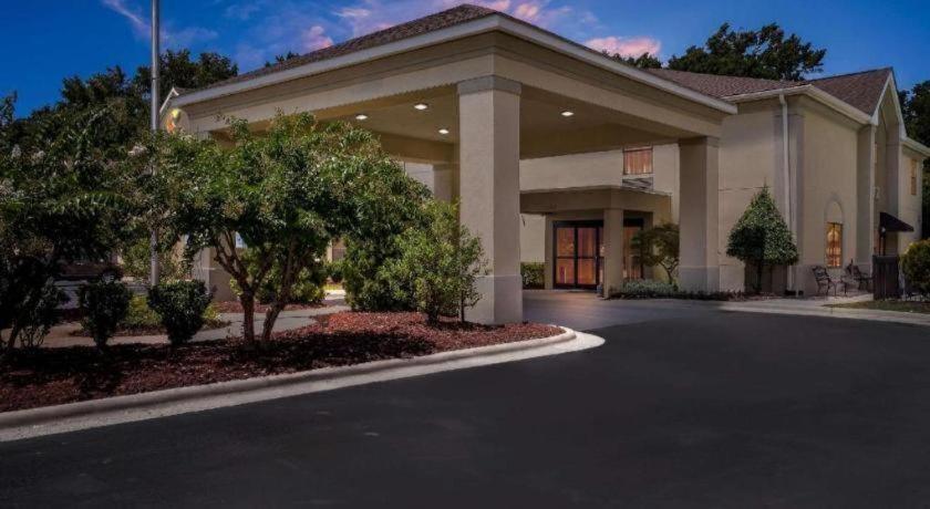 Comfort Inn Clinton Bagian luar foto
