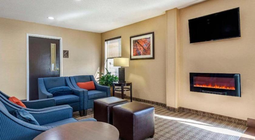 Comfort Inn Clinton Bagian luar foto