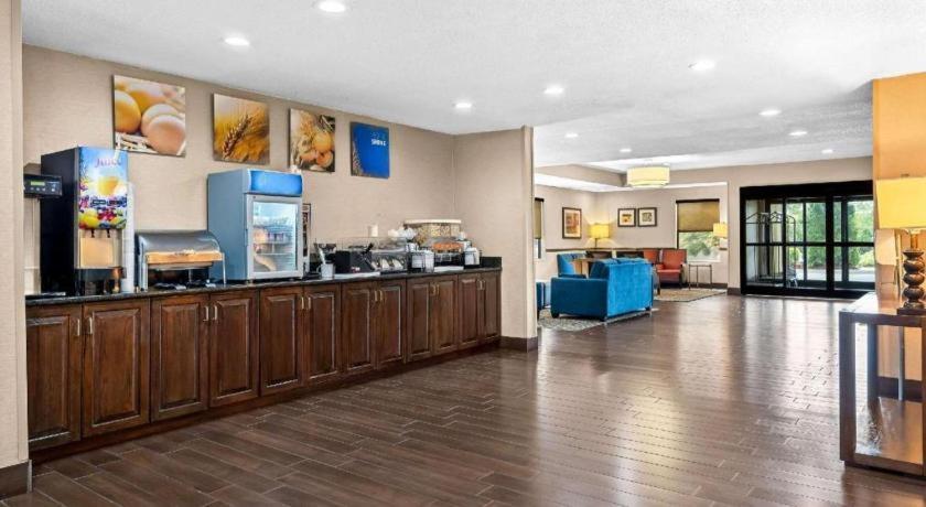Comfort Inn Clinton Bagian luar foto